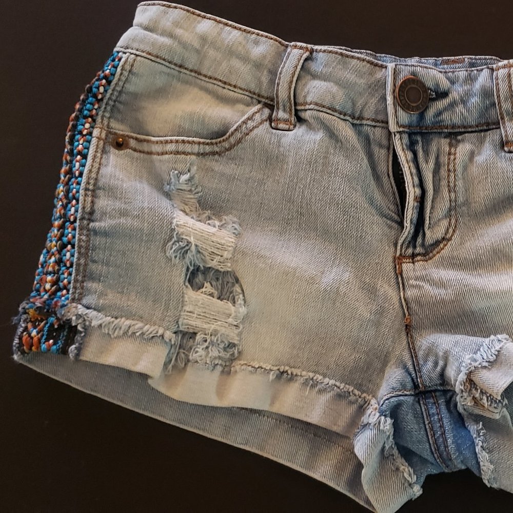 Mossimo Shorts Womens Light Wash Denim Distressed Raw Hem Size 5/28